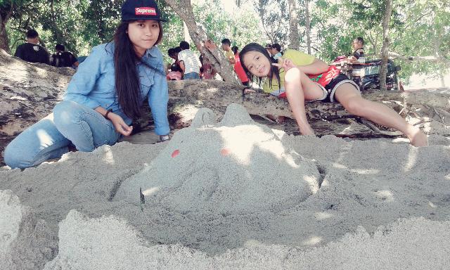 TriskaKimberle's tweet photo. *beach*flashback Makasar Moment http://t.co/8MqDabBY64