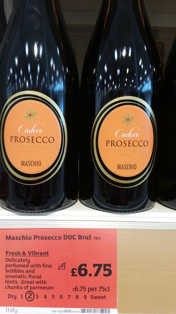 WindylaQuine's tweet photo. Prosecco@sainsburys,perfect chilled for these hot summer evenings, from Sainsburys Blackpool...cheers! 😀 http://t.co/4OZ0u2rUYr