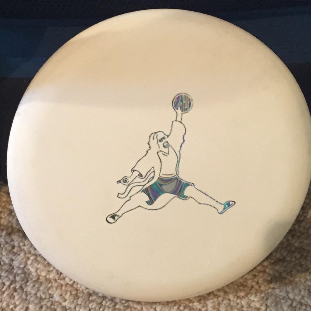 ElementDiscs's tweet photo. #DailyDisc #gatewaydiscsports #elementdiscs #growthesport #discgolf Lebowski Jumpman on a Gateway Wizard http://t.co/pptWjdO3Ra