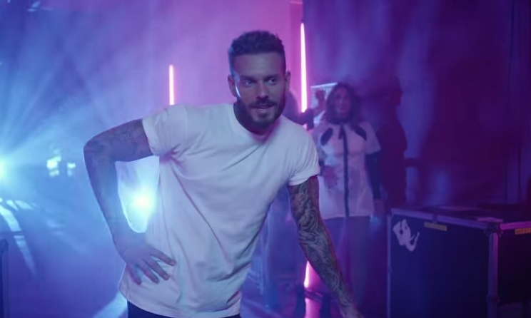 Musiceny's tweet photo. .@MPOFFICIAL : "Voir la nuit s'emballer", le clip !  http://t.co/O3qxxlxRot  #VoirLaNuitSemballerLeClip http://t.co/gI6ZL01wdr