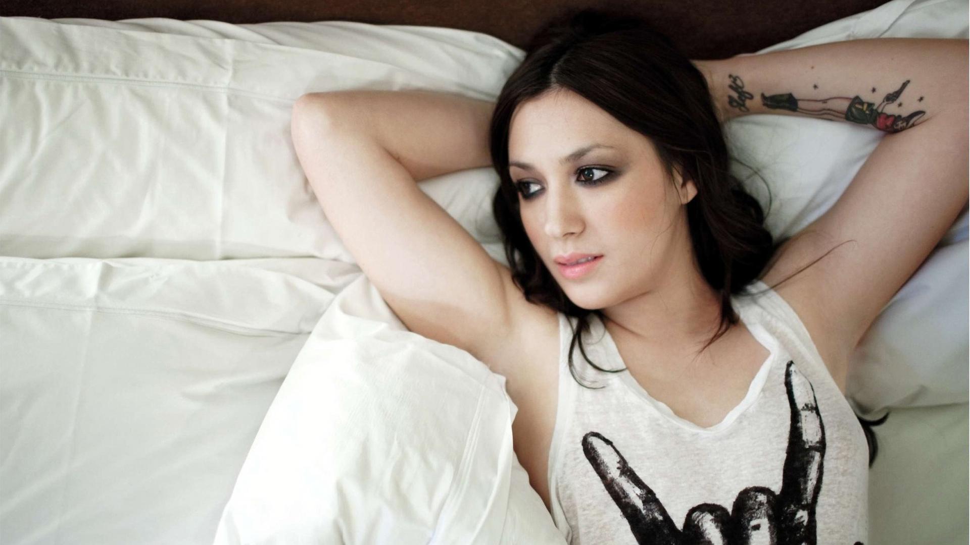 Happy birthday country artist Michelle Branch!  