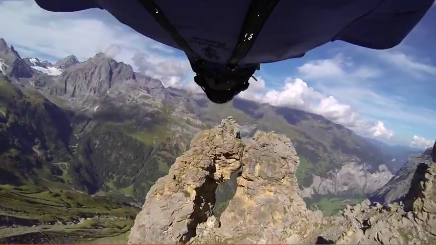 EconCybernetics's tweet photo. Amazing wingsuit flight through a 2 meter cave - Uli Emanuele. https://t.co/T44njw3yuG http://t.co/vDnAsU5rKD