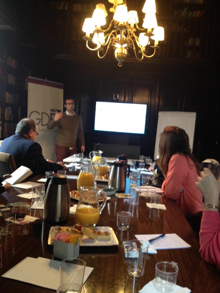 GDFE_Arg's tweet photo. Hoy capacitación para socios en evaluación de iniciativas de #inversionsocialprivada @ziglaonline @Fundacion_icbc http://t.co/JBYBoaiaTa