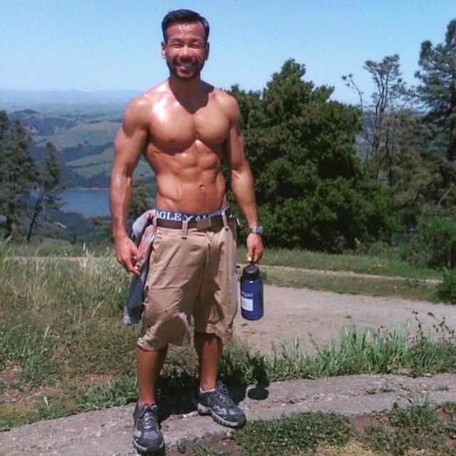 InkedSk8r's tweet photo. Hiking in 2010. No tattoos, bigger hair, less beard and cargo shorts?! #tbt #tbthursday #throwbackthursday http://t.co/pMCUTB423c