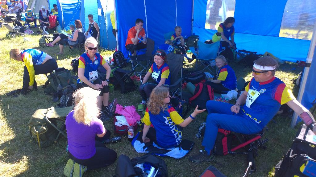 Päiväkotielämää #FIN5:lla noin 25 asteen lämmössä. Huominen vielä kuumempi. #suunnistus