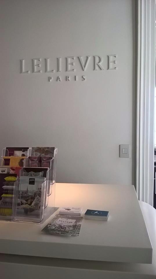 AlcyoneDesign's tweet image. Mardi journée presse chez #Lelievre Paris. Au programme: chaleur, petits fours et discours bien rodé.