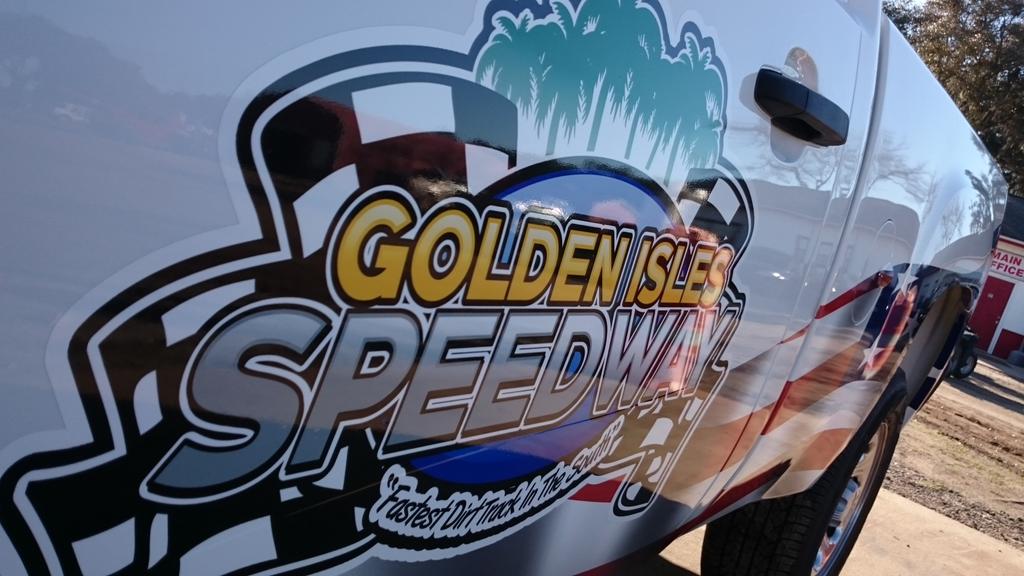 21MudSlinger's tweet photo. When you've got the @ULTIMATESupers coming to town... 
@00Russell recommends going HammerDown on Golden Oreos!! http://t.co/BIRYGo6h8O