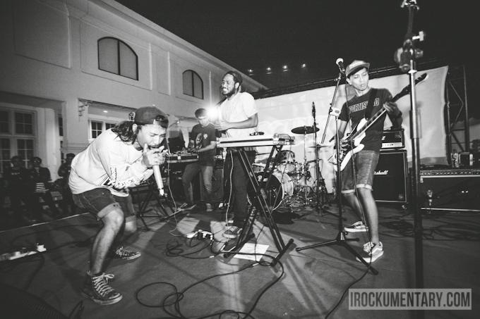 Photos: <a href="/RACUNxKOTA/">Original Racun Kota</a> live at #okvideo Orde Baru The Opening bit.ly/1LWS6xP - <a href="/ruangrupa/">ruangrupa jakarta</a>