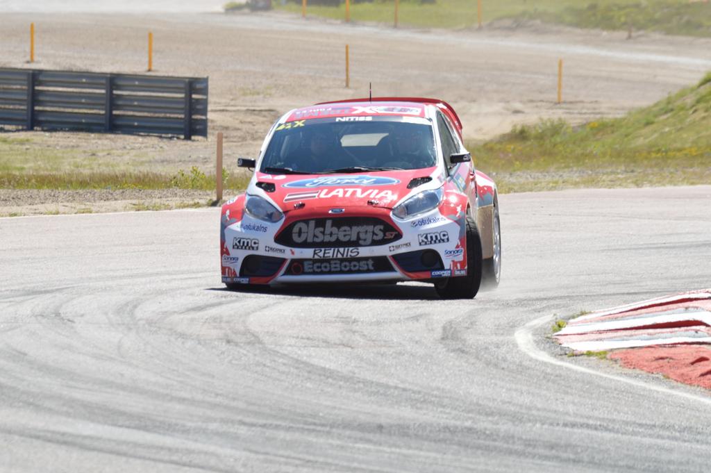 granfeldt76's tweet photo. #höljes #rx #rallycross #solberg #nitiss http://t.co/x2gB9qRE1H