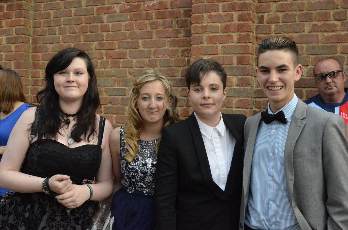 corfe15's tweet image. Beautiful photos from prom, more to come