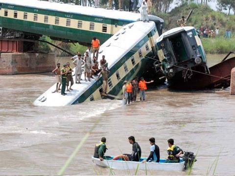 iemansk's tweet photo. Ya Allah help us😞☝
#GujranwalaIncident http://t.co/xnxfKkQFLH