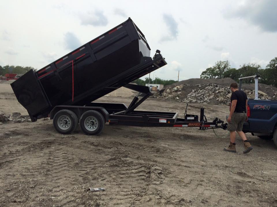 DDTransferServ1's tweet image. Making a drop! Using Manitoba Recyclers, saving our clients money.