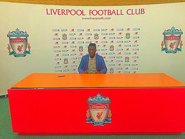voetbalzonenl's tweet photo. Liverpool is Ajax en PSV de baas in strijd om Nederlands toptalent http://t.co/OdCFXaUlDs #bobby #adekanye http://t.co/feuduZbt3d