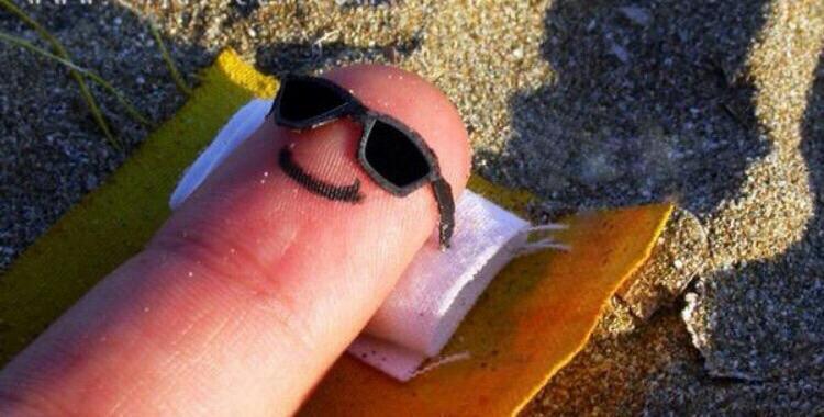 turkish_qatar's tweet photo. صبعي بعد تحديث السناب 🌚🍺 http://t.co/hdhTKSEa1m