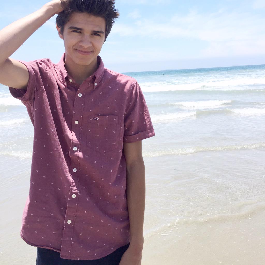 BrentRivera's tweet photo. Summer is a breath of fresh air 😍😊 http://t.co/h4RjgarsMc