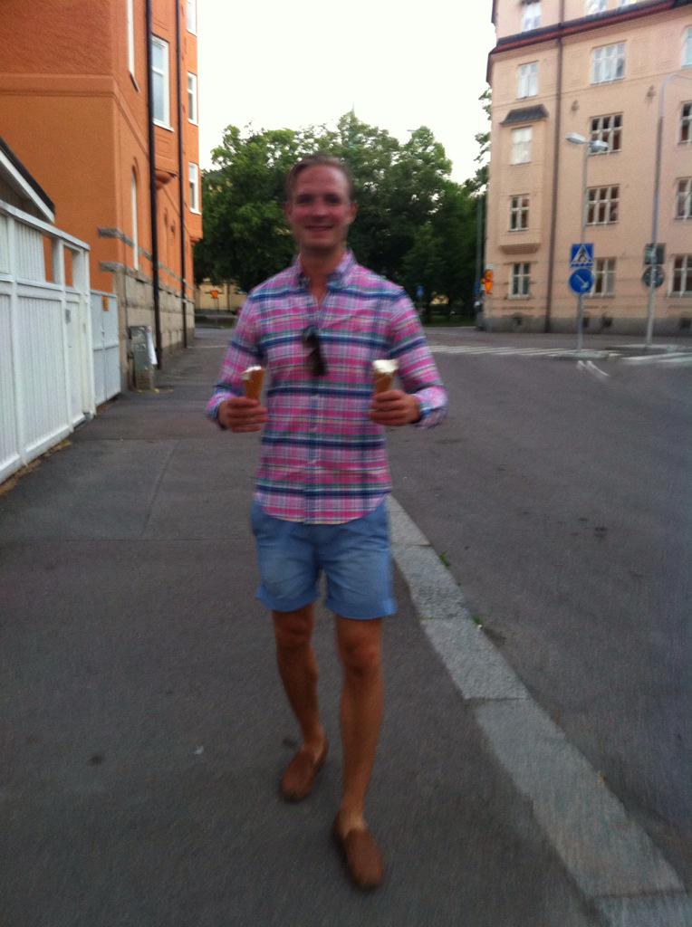 Stoppoloss's tweet photo. Glass på maten 🍦 #amrishgate #nöjdnylle http://t.co/iPWchhr0eQ