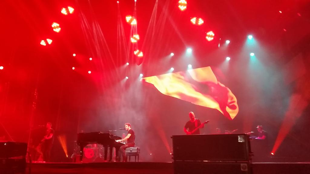 AlboranTeam's tweet photo. La plaza de toros se emociona con @pabloalboran #Ecos #Recuerdame #TourTerralValencia http://t.co/kDibO3WFEf