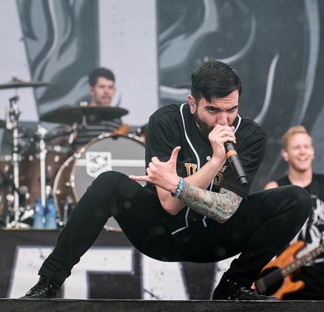 Yes yes someone fake him bc my baby