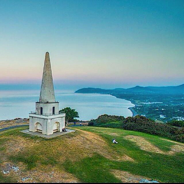 #Beautiful photo of dusk over Obelisk #KillineyHill & Bay with #Bray Head & #Wicklow in background by @rcvideo_ie ;)