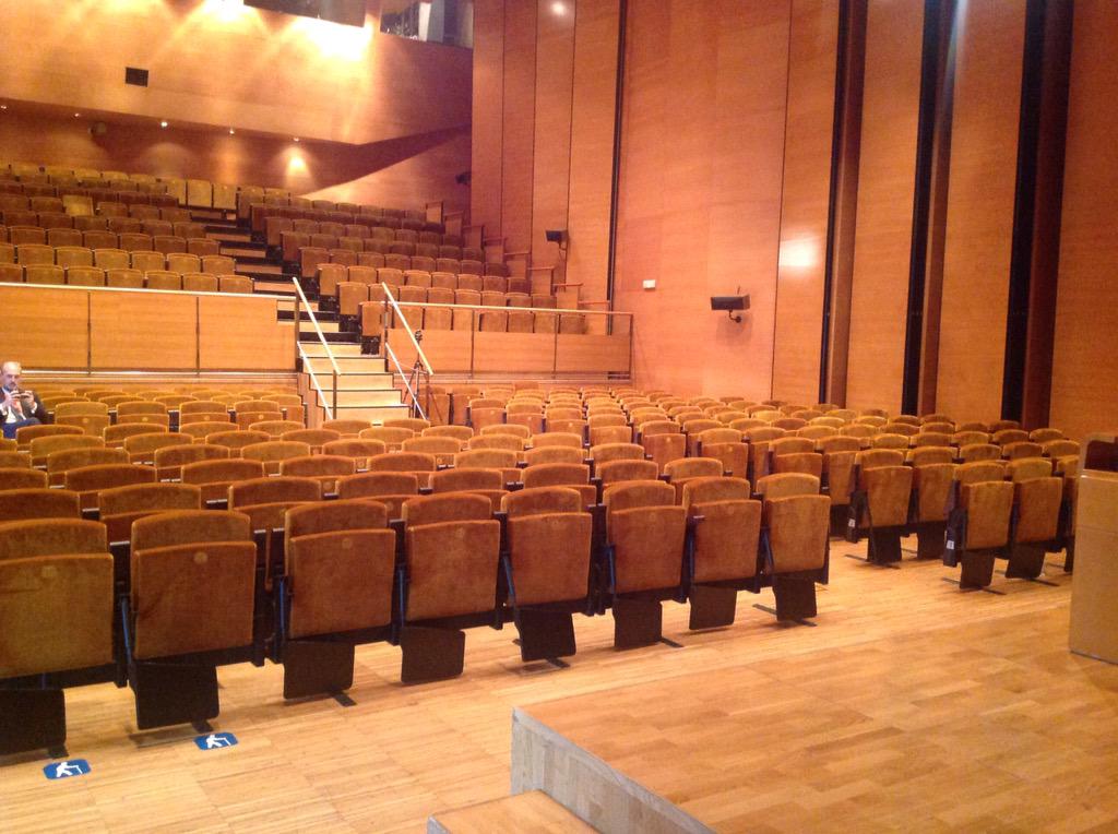 JulioUsandizaga's tweet photo. Ya estamos la sala para mañana #matter2us en #icot2015 todavía podéis participar en http://t.co/QLxOLco6Pb http://t.co/ZeL6PT7N2r