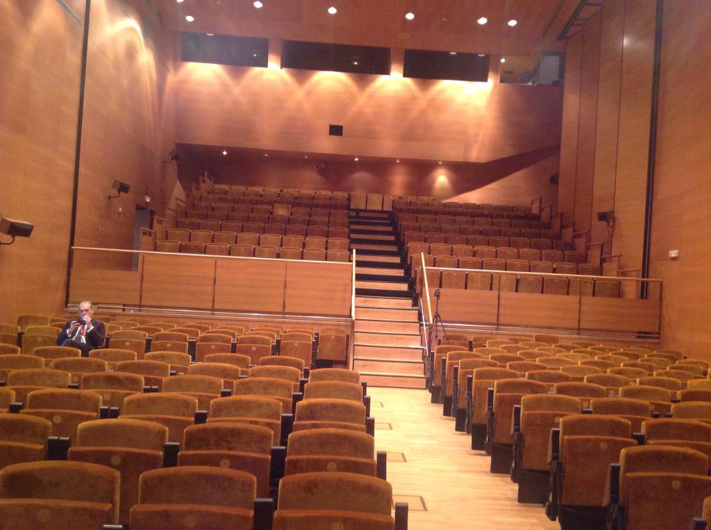 JulioUsandizaga's tweet photo. Ya estamos la sala para mañana #matter2us en #icot2015 todavía podéis participar en http://t.co/QLxOLco6Pb http://t.co/ZeL6PT7N2r