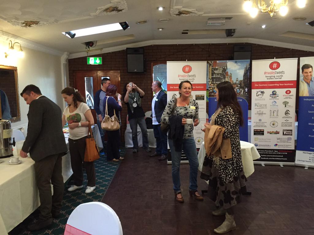 NWalesSocial's tweet photo. Take heed peeps #nwaleshour tonight and every Thursday 8-9pm with more big tweetup news coming your way #networking http://t.co/ENExpiLR35