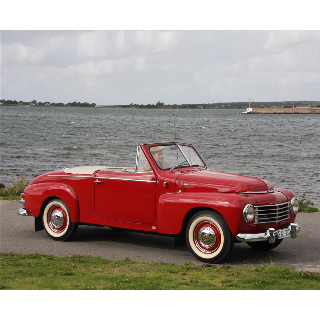 volvocares's tweet photo. Solo algunos afortunados se han cruzado con este singular descapotable. ¿Has sido tú? #tbt #PV445 #VintageVolvo http://t.co/CDV0MRs335
