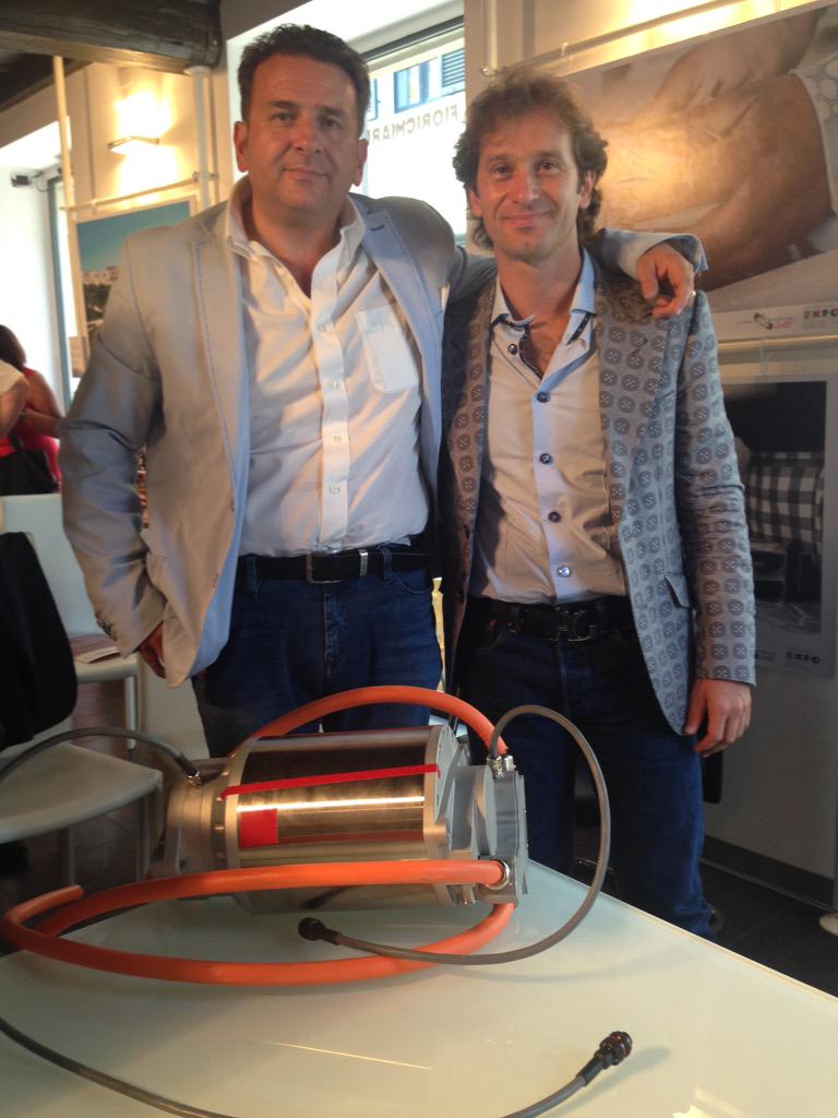 PoloAutomotive's tweet photo. A @Expo2015Abruzzo con @TrulliFormulaE per presentare nuovo motore elettrico #FormulaE.  Domani dettagli http://t.co/9Y2frVlsO0