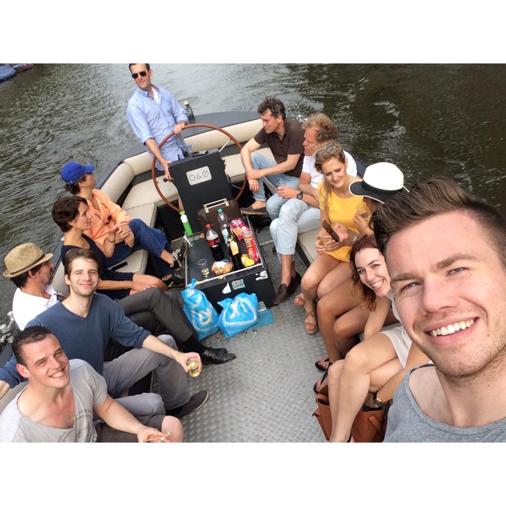 DutchPRGroup's tweet photo. Team DPRG heeft een hele belangrijke meeting! http://t.co/4IF44FSXr8