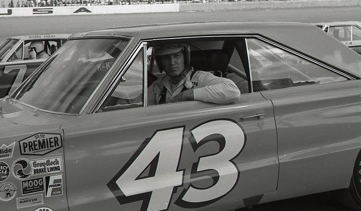 Today for we honor Happy 78th birthday to Richard Petty! Here he is in 1967 at 