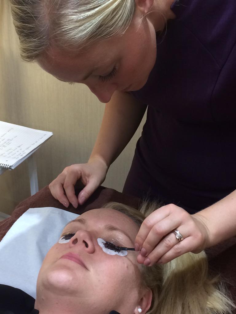 hcfehbmup's tweet photo. NVQ L2 lash &amp; brow tinting. Private training @HcfeBeauty @hartlepoolfe @HCFEprincipal #BeTheNext #beauty #therapist http://t.co/ICMcIzwxGX
