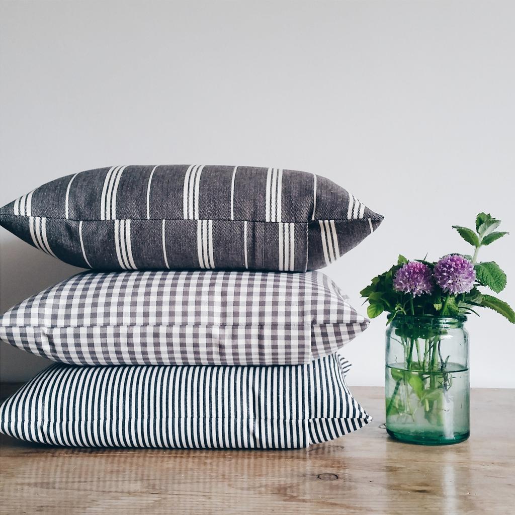 harryandfrank's tweet photo. These cushions will be coming with us this Sunday to @Deb_FabPlaces #summermarket at #derby #roundhouse

X http://t.co/oB8844OsCX