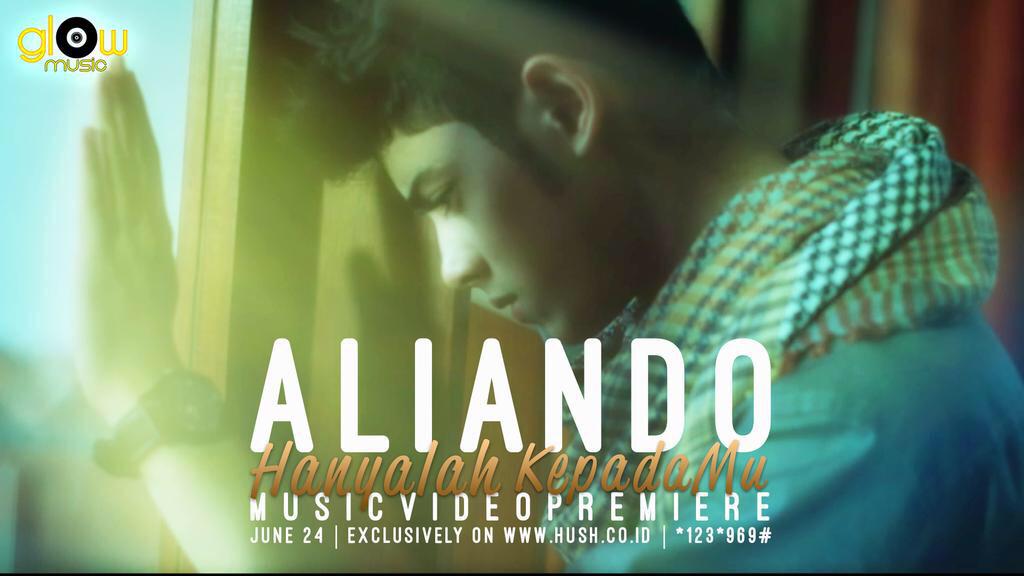 Alicious_MAS's tweet photo. RT @AliandoPrecious: Ayo nonton #MVHanyalahKepadaMuOnHUSH @alysyarief di applikasi HUSH @hush_id http://t.co/4dpTFsburf
