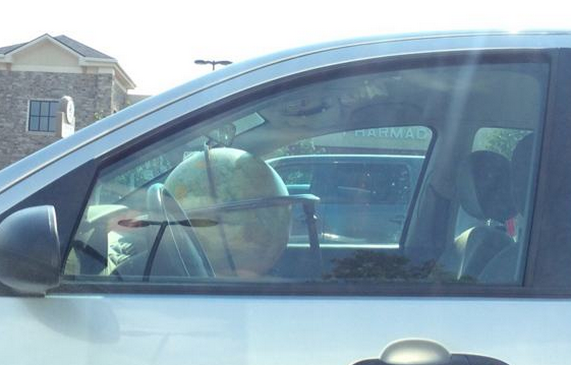 MensHumor's tweet photo. A way less convenient GPS http://t.co/U1Q7LRXblz