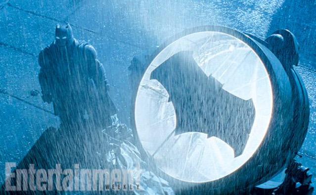 DCMovieNewsLive's tweet photo. Who ya gonna call? #RoboBat !!! #BatmanvSuperman http://t.co/7BDjgEP1tL