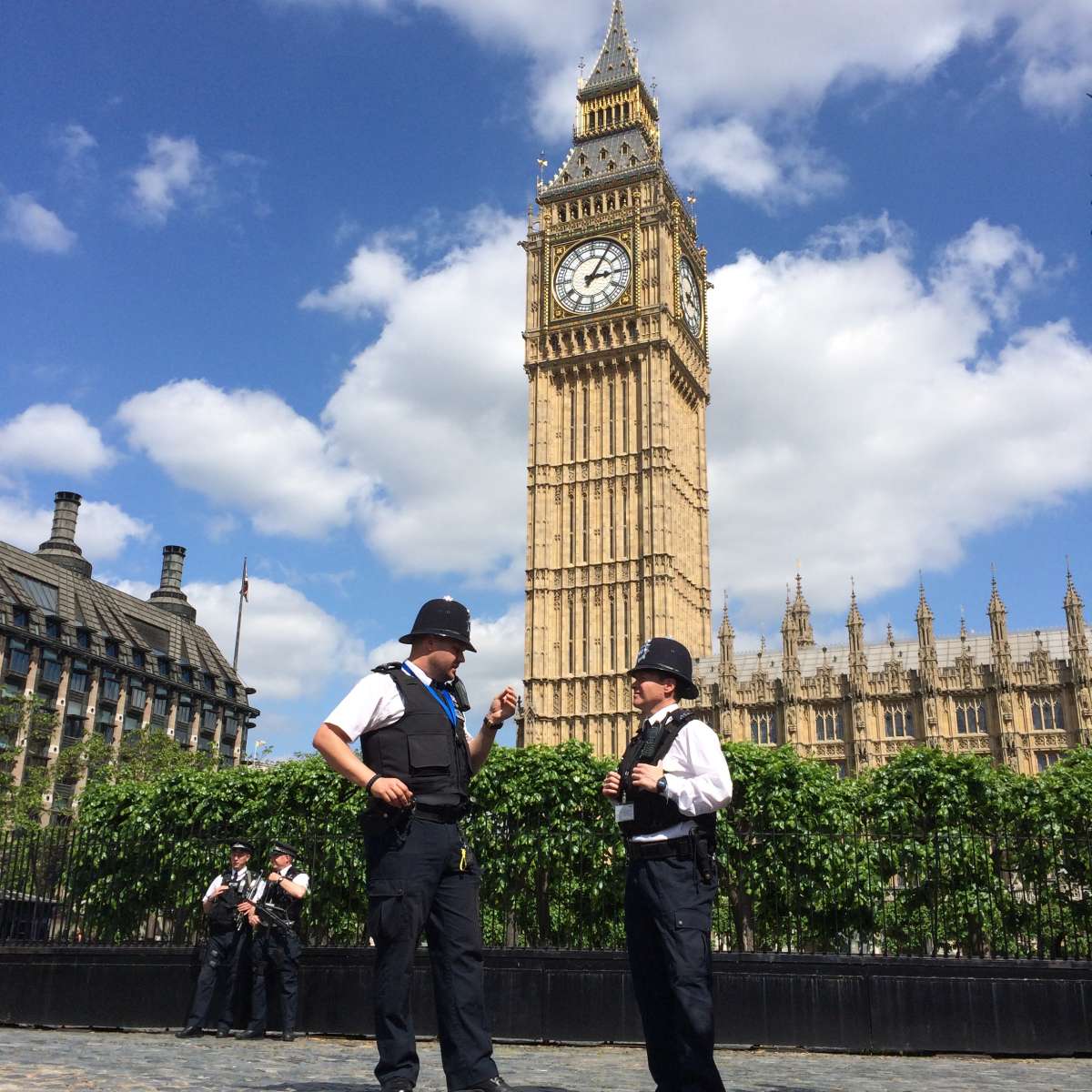 TravelMagazine's tweet photo. You have to be in the know to truly appreciate #London's finest monuments. This should help: http://t.co/EsYhR9YwNd http://t.co/DnsSYZ6V3G