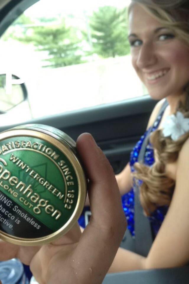 DipTipz's tweet photo. When the babe is cool with dip 👍👍 http://t.co/85QVQV2o2v