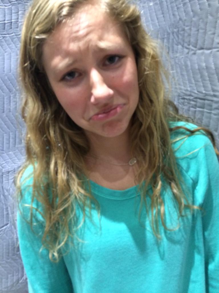 emily_siano's tweet photo. Happy birthday to the girl that will always put me in my place, love me always, and get a smoothie with me whenever! http://t.co/ffygPmAwCE