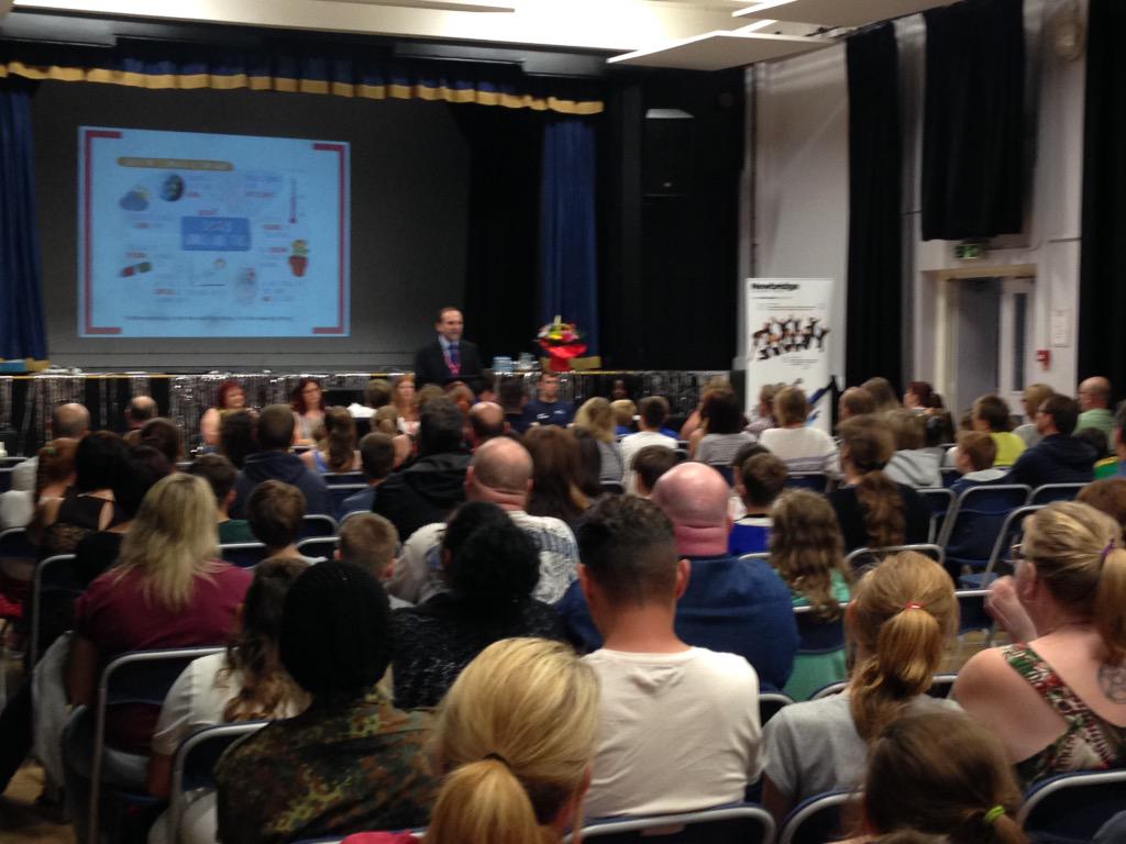 TheNewbridgeSch's tweet photo. Year 6 Parents' Induction Evening #ipadLaunch http://t.co/llEwykWrYP