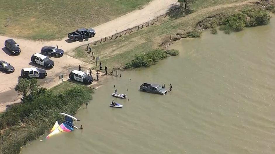 Grand Prairie Police chase ends with suspect driving into Mountain