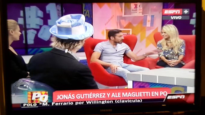 Buenísimo el programa en @PuraQuimica con @elgalgojonas ✌? http://t.co/bSzPT6ivik