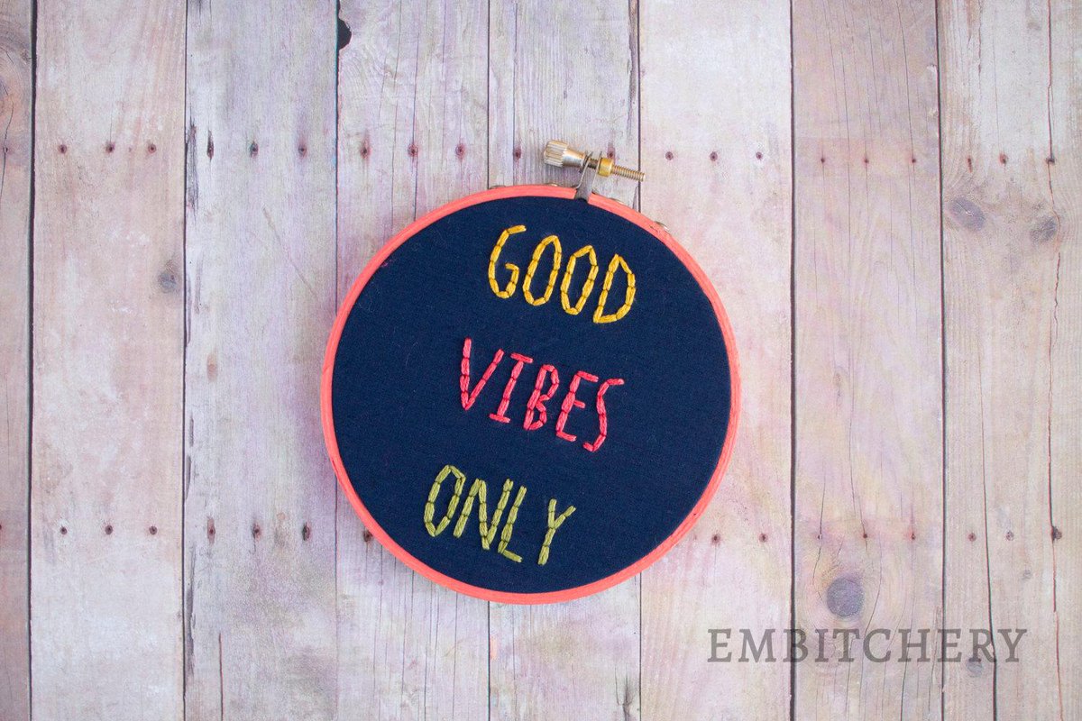 SavannahinMD's tweet image. Good Vibes Only Sign - Good Vibes Wall Art - Boho Wall Decor -… etsy.me/1BMStoN #Etsymntt #GoodVibesOnlySign