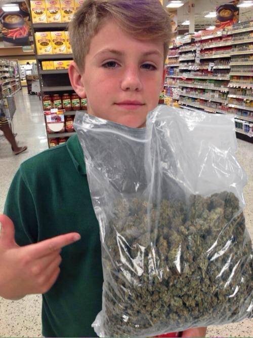 MattyBSmokes's tweet photo. #BoyBetterKnow #99pVIP #HolyBounce #TheInvasionShow #Ramadaninaday #ISIS #Glasto #TBT http://t.co/5o4XTwsUY5