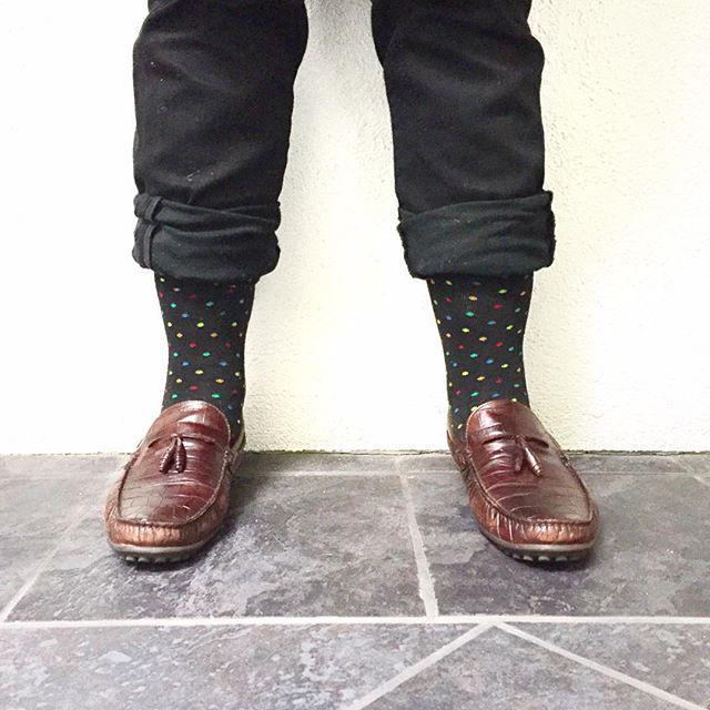SayitwithaSock's tweet photo. colorful polka dots on black socks // 👀: Venice, CA

#sayitwithasock #socks #socksay #funs… http://t.co/wFm98Hsnvc http://t.co/5aPkHney9I