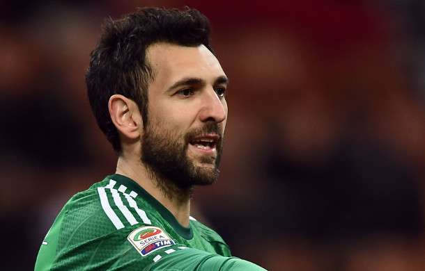 SerieATotal's tweet photo. #DLopez optimistic on #Milan future. MORE --> http://t.co/Fya8Alvsdk http://t.co/Vbm3gmnfDT