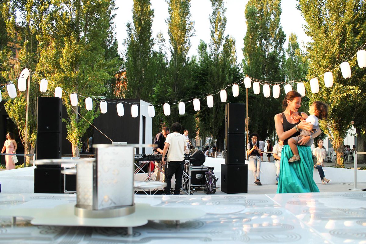 Museo_MAXXI's tweet photo. Arte, musica e food: benvenuti nella cucina #giapponese all'aperto di #Peace Kitchen. Dove il cibo può unire tutti. http://t.co/rTDuOD1dof