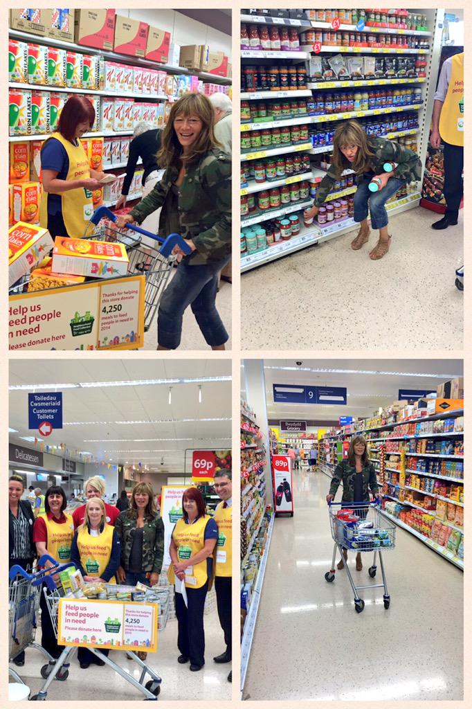 Pembroke3017's tweet photo. Great fun in the Treasure Hunt today!Thanks to @AnnaRRichardson for being a great sport and supporting @FareShareUK http://t.co/CQZvPZtNUq