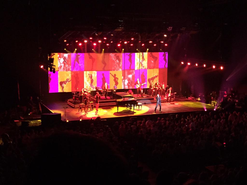 ashfranklin's tweet photo. Great gig last night at @fdarena @johnlegend with @orio891 http://t.co/WWOgDKFfZC
