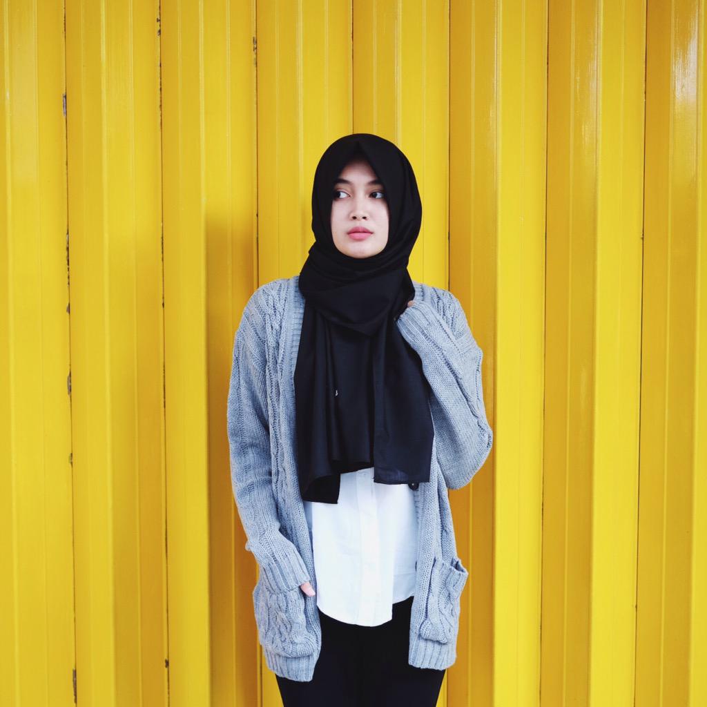 SteddyStore's tweet image. Oversized Tumblr Cardi
- White
- Grey
- Dark Misty
- Creme
IDR 165,000