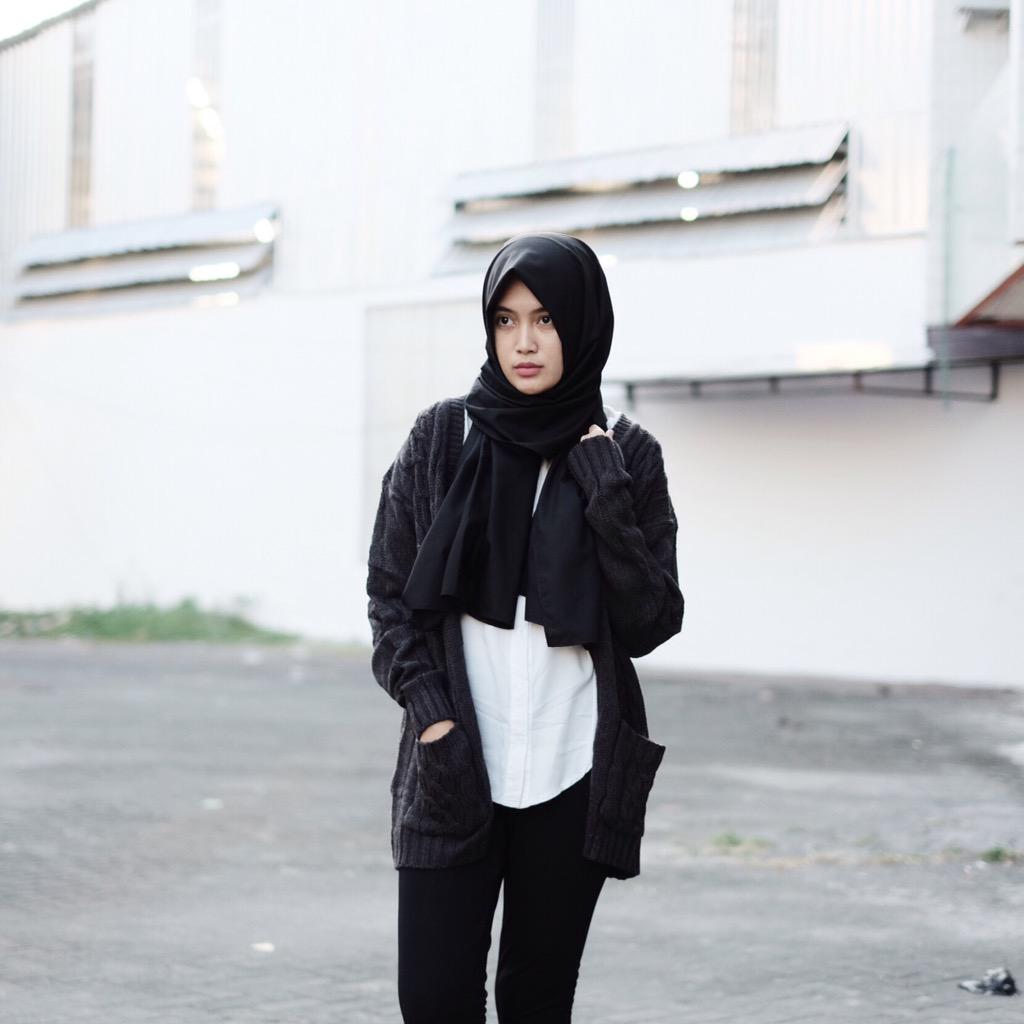 SteddyStore's tweet image. Oversized Tumblr Cardi
- White
- Grey
- Dark Misty
- Creme
IDR 165,000